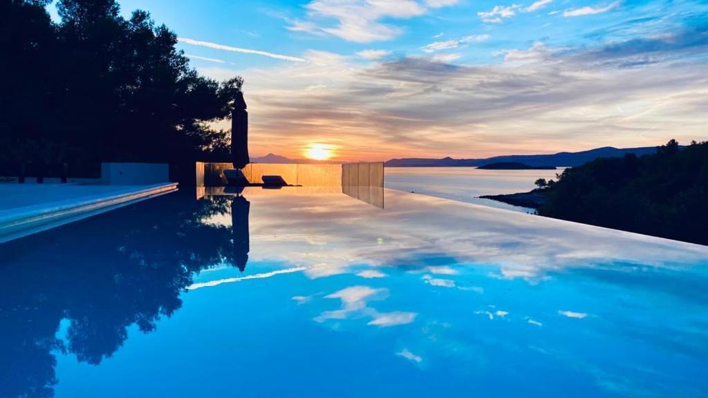 Holiday Hvar Lux Basina Exterior photo