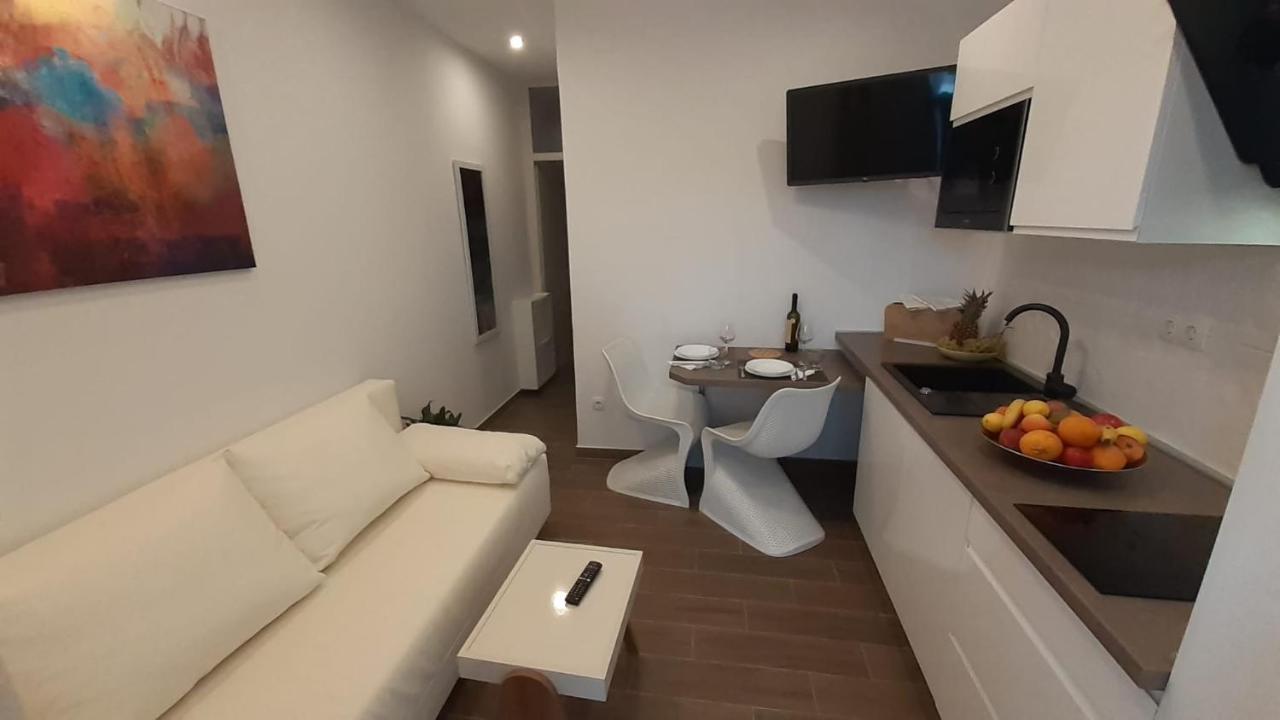 Holiday Hvar Lux Basina Exterior photo