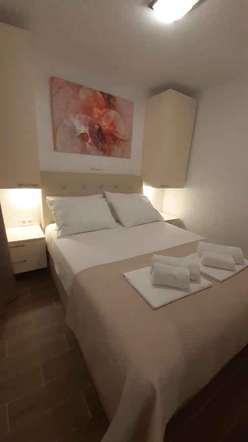 Holiday Hvar Lux Basina Exterior photo