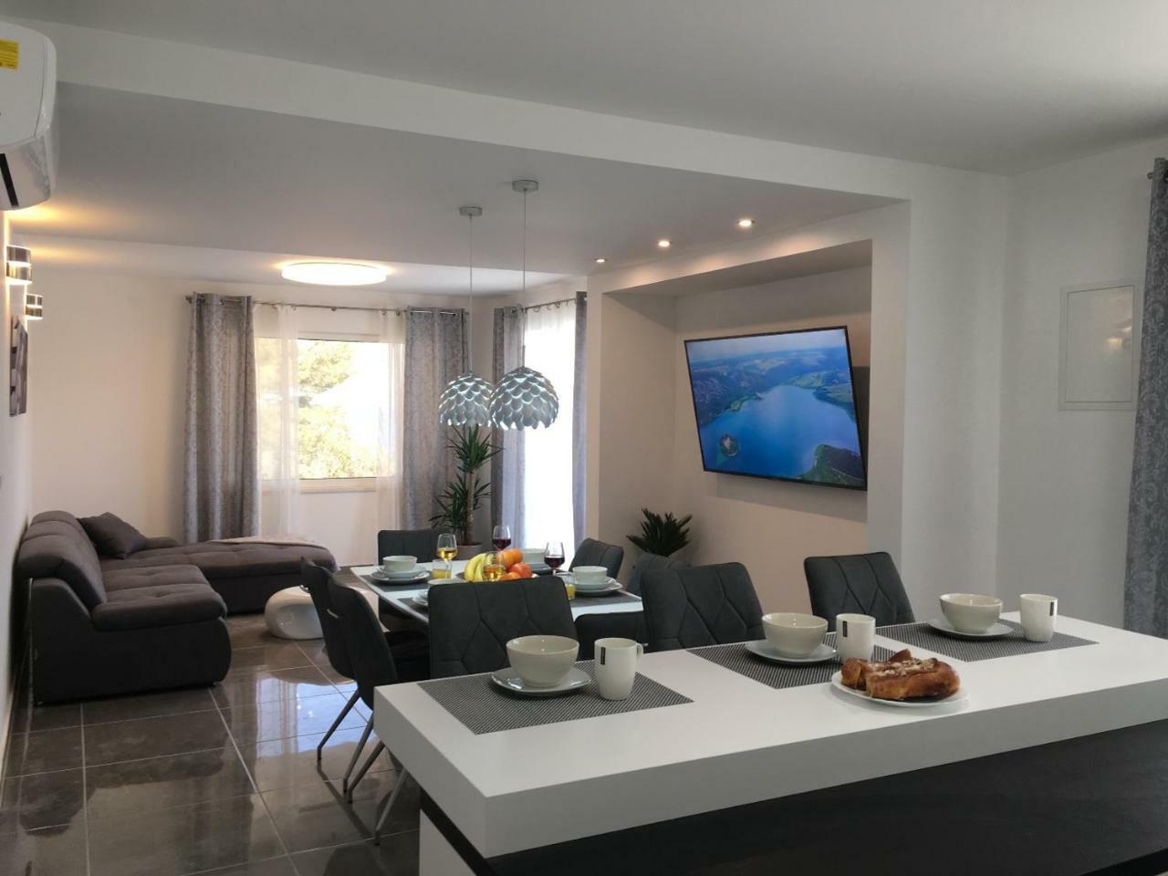 Holiday Hvar Lux Basina Exterior photo